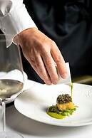 La Reserve Paris Hotel and Spa