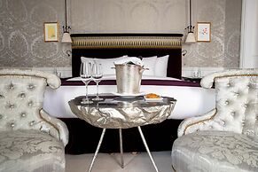 La Reserve Paris Hotel and Spa