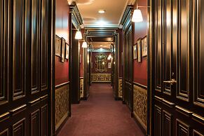 La Reserve Paris Hotel and Spa