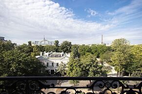 La Reserve Paris Hotel and Spa