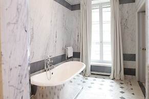 La Reserve Paris Hotel and Spa