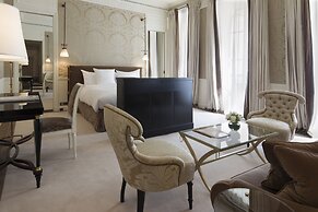 La Reserve Paris Hotel and Spa