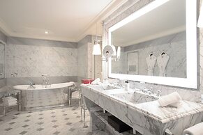 La Reserve Paris Hotel and Spa