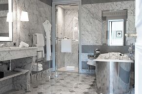 La Reserve Paris Hotel and Spa