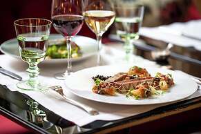 La Reserve Paris Hotel and Spa