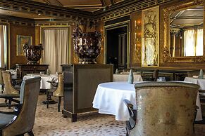 La Reserve Paris Hotel and Spa
