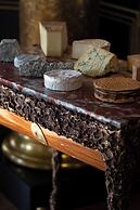 La Reserve Paris Hotel and Spa