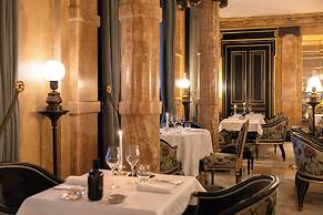 La Reserve Paris Hotel and Spa