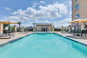 Holiday Inn Express & Suites San Antonio - Brooks City Base, an IHG Ho