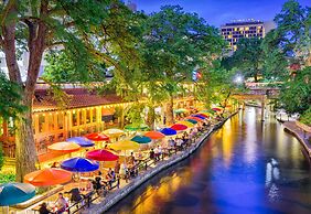 Holiday Inn Express & Suites San Antonio - Brooks City Base by IHG
