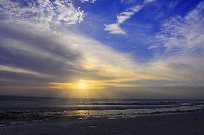 The Coral Blue Oriental Beach Villas & Suites