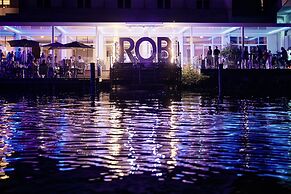 ROBINSON LANDSKRON