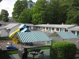 Brookside Motel