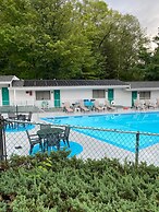 Brookside Motel