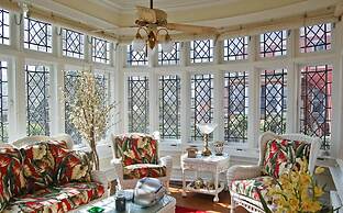 The Albanus Phillips Inn