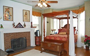 The Albanus Phillips Inn