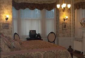 The Albanus Phillips Inn