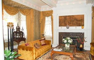 The Albanus Phillips Inn