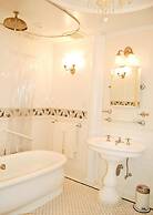 The Albanus Phillips Inn