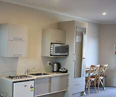 Albert Court Motor Lodge