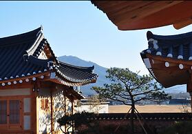 Gyeongju Hwangnamkwan Hanok Hotel