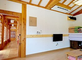 Gyeongju Hwangnamkwan Hanok Hotel