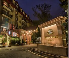 Uyut Hotel