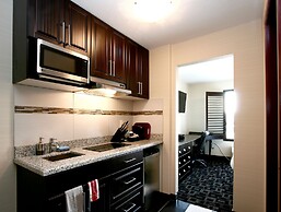 Foxwood Inn & Suites