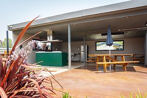 Crestview Tourist Park