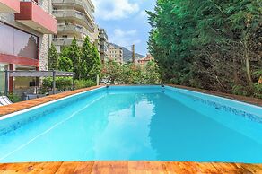 Al Murjan Palace Hotel