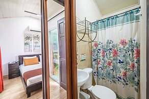 Jaco Lodge Quiet Hotel