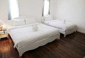 Mona Chiang Mai Boutique