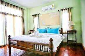 Mona Chiang Mai Boutique