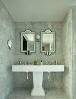 Sea Containers London