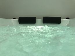 Ionian Eye Design Studios & Spa
