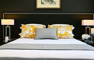 Springfield Lakes Boutique Hotel