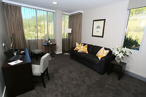 Springfield Lakes Boutique Hotel