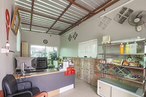 OYO 471 Sunshine Apartment