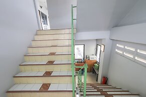 OYO 471 Sunshine Apartment