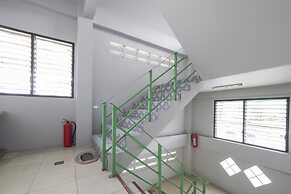 OYO 471 Sunshine Apartment