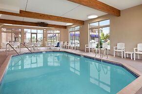 Country Inn & Suites by Radisson Roseville - St. Paul