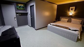 The Little Moon Residence