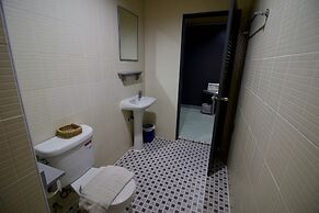 The Little Moon Residence