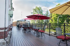Centralia Square Grand Ballroom and Vintage Hotel