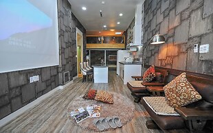 Sokcho Esher House Pension