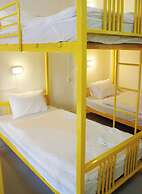 At Hua Lamphong Hotel - Hostel