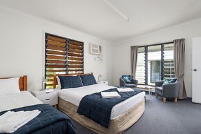 Tin Can Bay's Sleepy Lagoon Motel