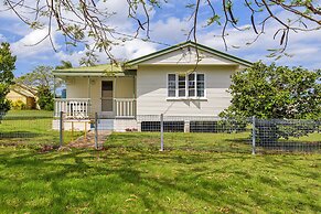 Tin Can Bay's Sleepy Lagoon Motel