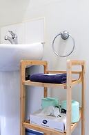 Tin Can Bay's Sleepy Lagoon Motel