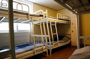 Busan Suk Bak Dot Com Guest House - Hostel